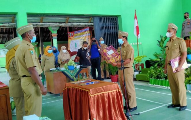 
					Pelantikan Pengambilan Sumpah Mutasi Jabatan “Sekretaris Desa Dan Kaur Tata Usaha Dan Umum”, Desa Nguri Lembeyan