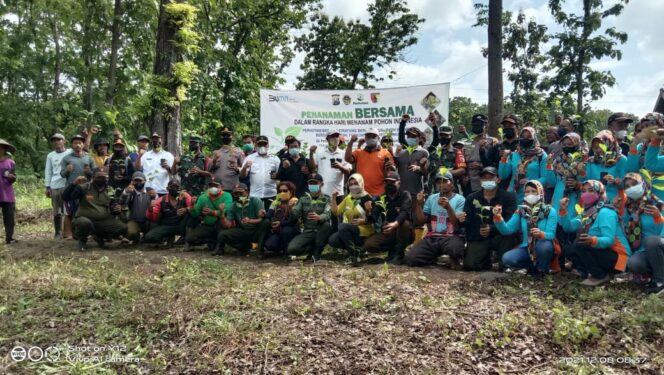 
					Perhutani KPH Madiun Tanam Pohon Di Peringatan HMPI ke 13