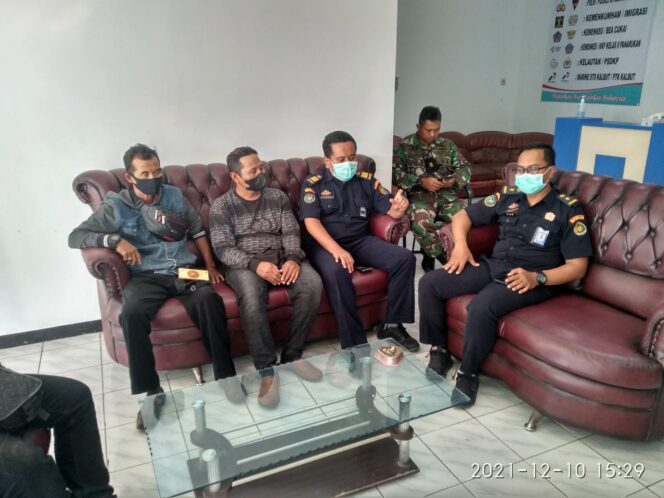 
					KP HIU 04, TANGKAP LIMA KAPAL NELAYAN PENCARI IKAN