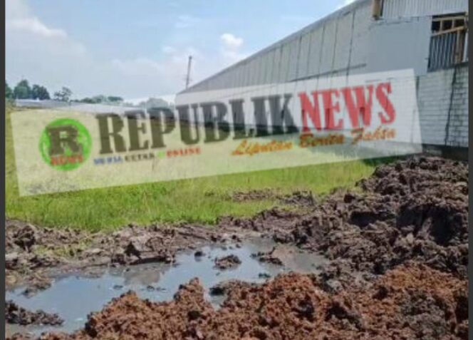 
					Luberan Limbah Tinta “CV. Sumber Artha” Desa Ketemasdungus Puri Mojokerto Cemari Lingkungan