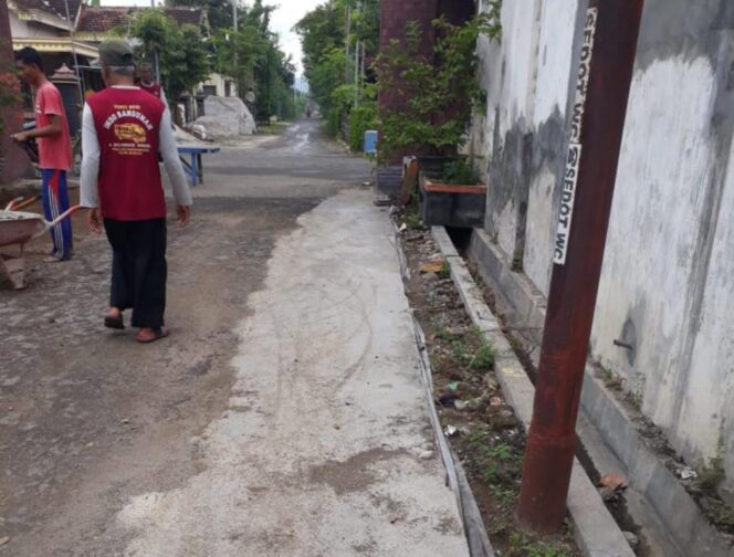 
					Pemdes Ciluk Realisasikan Pembangunan Infrastruktur Jalan Rabat Beton