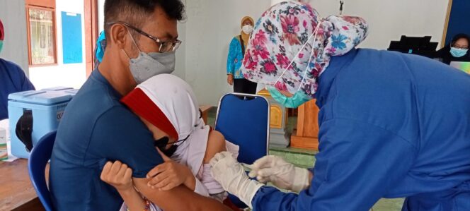 
					Puskesmas Parang Adakan “Vaksin Dosis 2” Di Balai Pertemuan Desa Sayutan