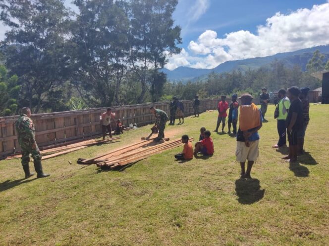 
					Keberadaan Satgas Pamtas Yonif MR 412 Di Perbatasan Papua, Mampu Wujudkan Kemanunggalan TNI Dan Rakyat