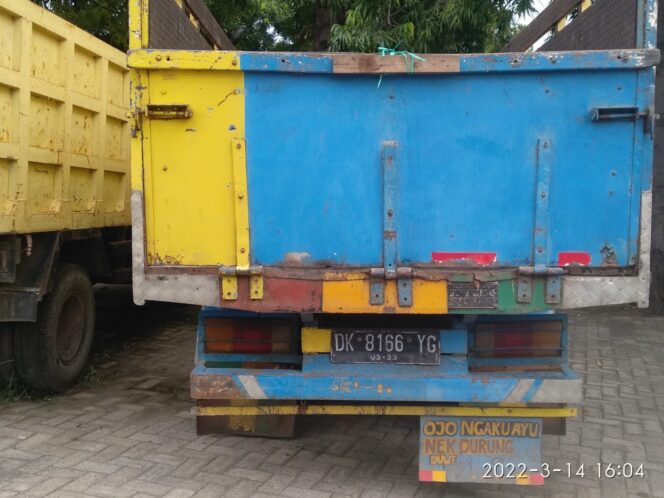 
					Truk Pengangkut Kayu Tanpa Dilengkapi Surat Di Ringkus Polisi