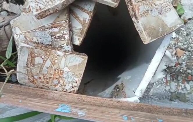 
					Aneh !!!!…Apakah Ini Pipa Yang Di Maksud Adanya Sumber Air