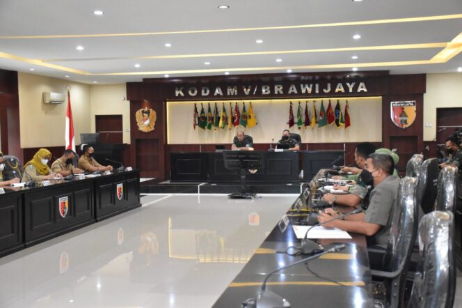 
					Rakor Lanjutan “Digitalisasi Usaha Mikro” Binaan Kodam V/Brawijaya