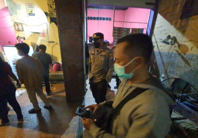 
					Polsek Kenjeran Razia Sejumlah Cafe Dan Giras Di Wilayahnya