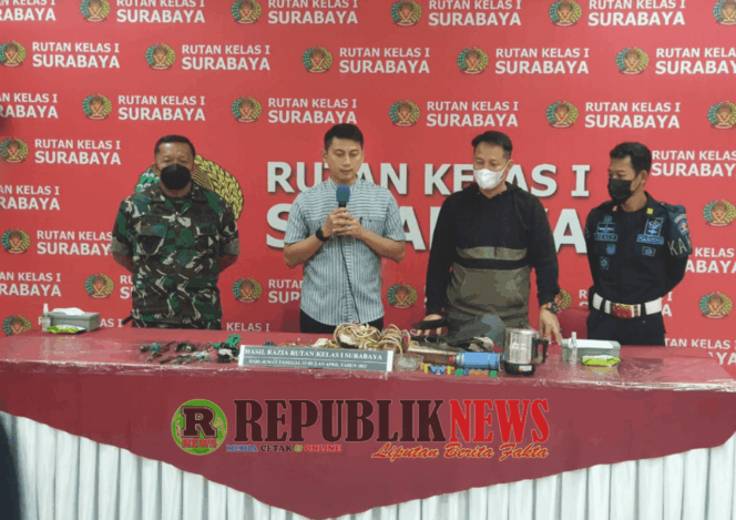 
					Karutan Kelas 1 Surabaya Bersama TNI -POLRI Gelar Razia Pada Warga Binaan