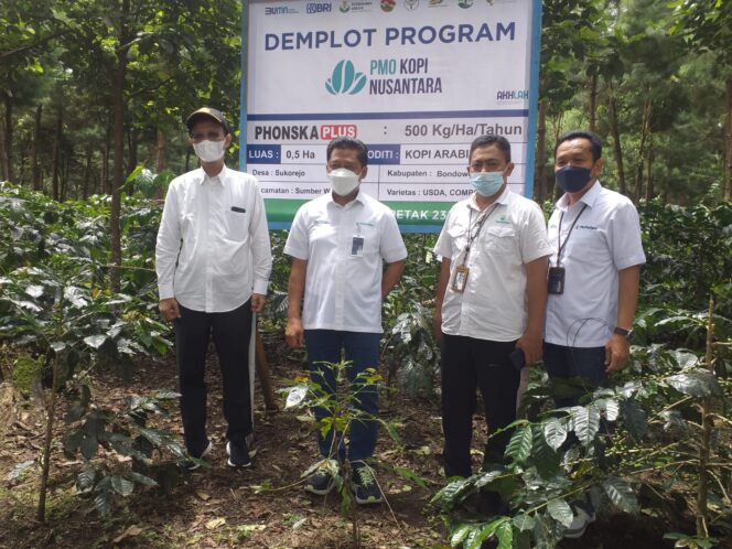 
					Dirut Perhutani Sambangi KPH Bondowoso, Distribusikan Bantuan Pada Acara Safari Ramadhan