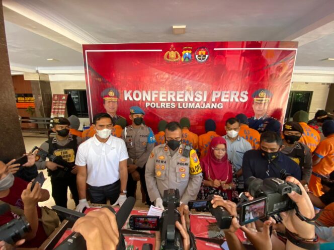 
					Polres Lumajang, Tetapkan 11 Tersangka Dalam Kasus Pesta Ganja