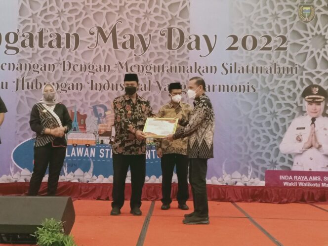 
					Perhutani Lawu DS Terima Penghargaan Zero Accident dari Gubernur Jawa Timur