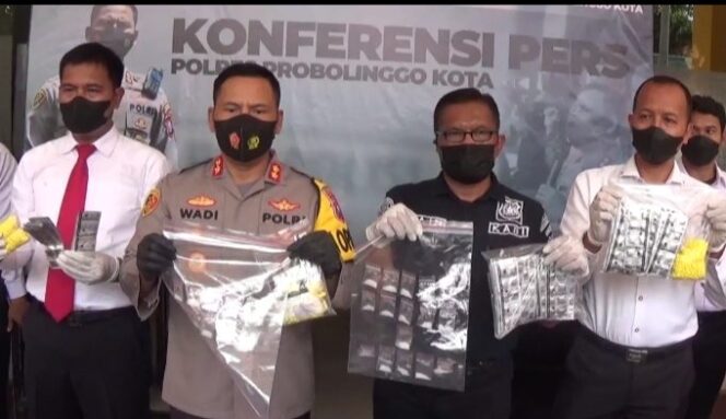 
					Dipenghujung Ramadhan, Polres Probolinggo Kota Ungkap 21 Kasus Narkoba 28 Tersangka Diamankan