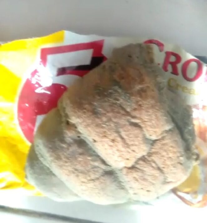 
					Fakta…Tidak Hanya Di Pacet “Roti Croissant Berjamur” Di Temukan Kembali Di Indomaret Lain