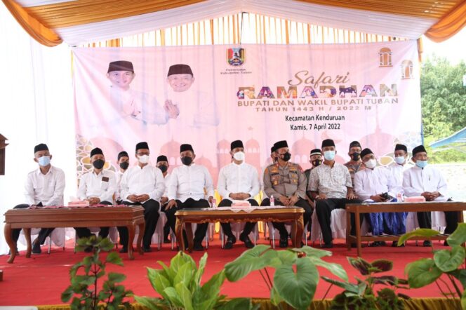
					Safari Ramadhan Pertama Bupati Lindra Berikan Insentif Kepada 608 Guru TPQ