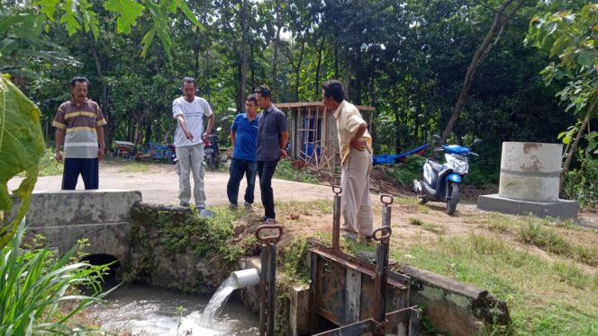 
					Tingkatkan Produktivitas Petani, PemDes Dukuh Bendo Bangun Sumur Bor