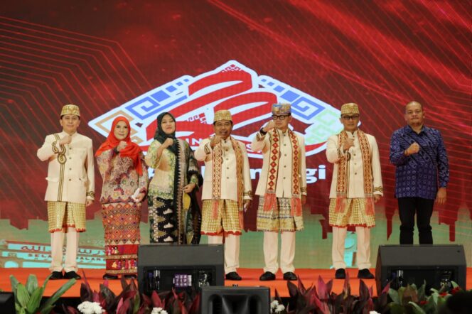 
					Ketua APEKSI Berikan Apresiasi Kepada Dirjen Kemendagri, Agus Fatoni