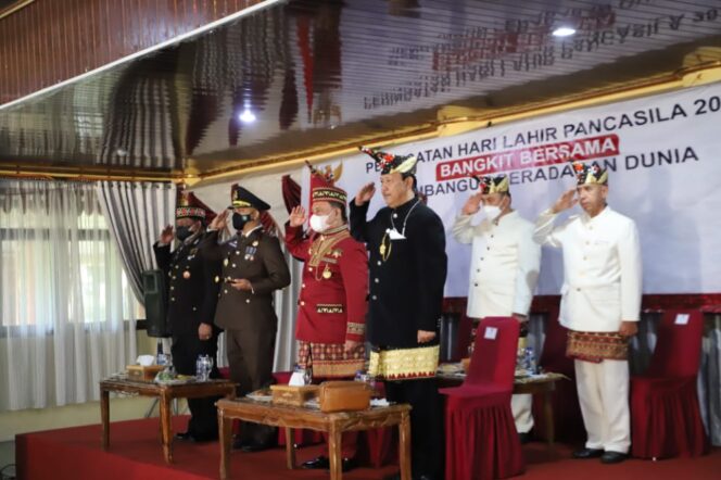 
					Lampung Barat Laksanakan Upacara Peringatan Hari Lahir Pancasila Secara Virtual.