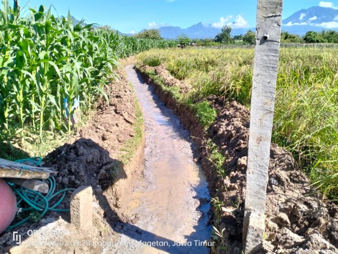 
					Tingkatkan Produktivitas Petani Di Desanya, PemDes Bungkuk Parang Bangun Saluran Irigasi Dari 20% Dana Desa