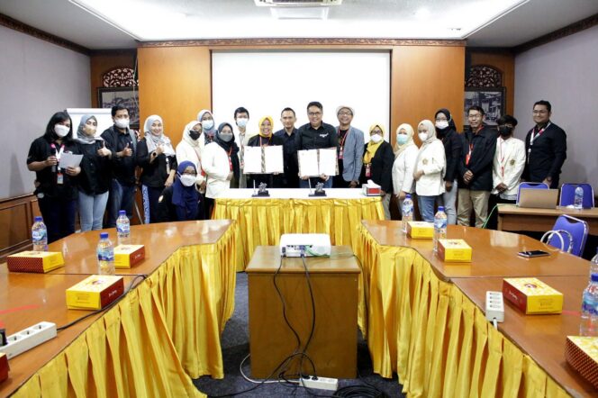 
					STIKOSA – AWS MoU Dengan Indosat Ooredoo Jatim Terkait Kerjasama B to B