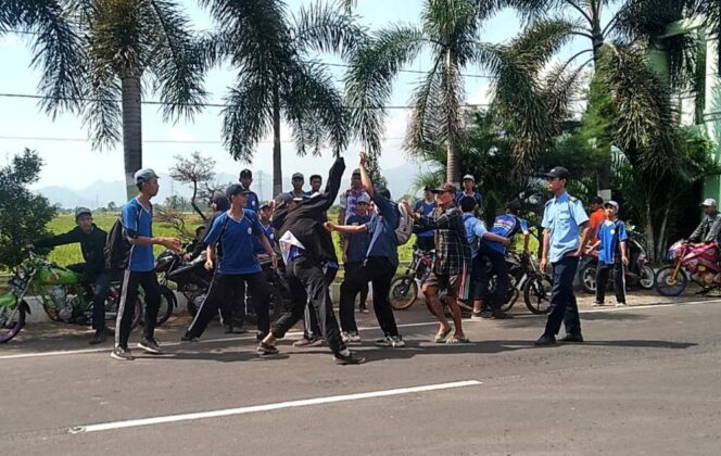 
					DUEL PELAJAR, DIDUGA SISWA SMK NEGERI 1 SUBOH SITUBONDO
