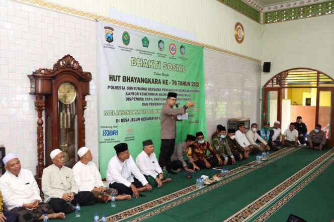 
					Polresta Banyuwangi Fasilitasi Isbat Nikah Masal