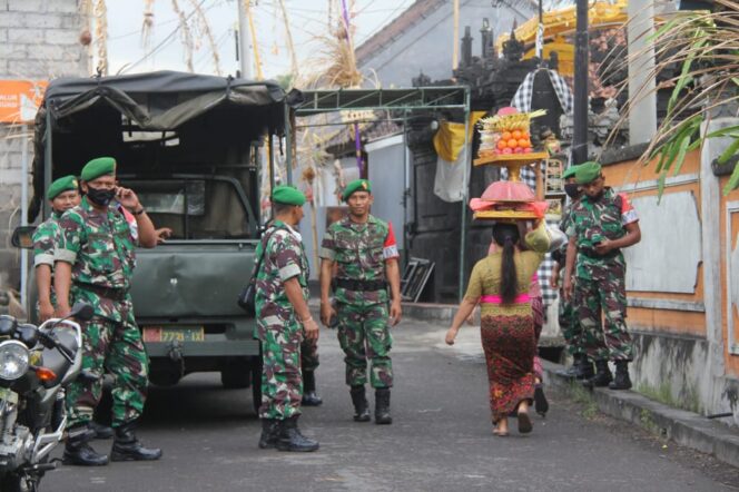 
					Patroli Rutin, Kodim Klungkung Pertajam Kepekaan Situasi Wilayah