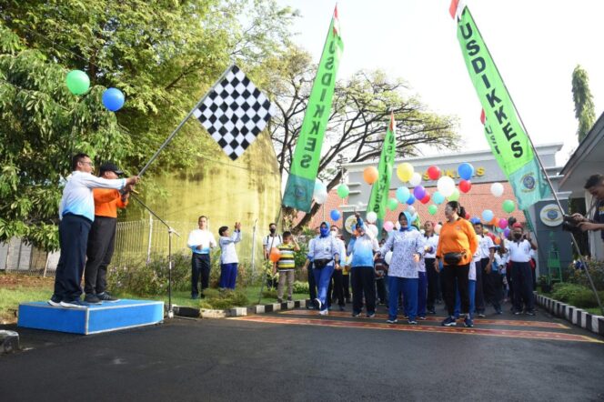 
					Jelang Sertijab, Danpusdikkes Pamitan Lewat Acara Olahraga Bersama