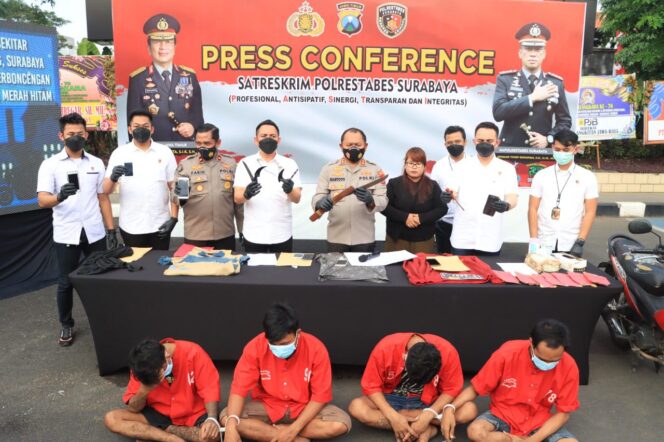 
					Satreskrim Polrestabes Surabaya Ringkus Empat Pelaku Curanmor