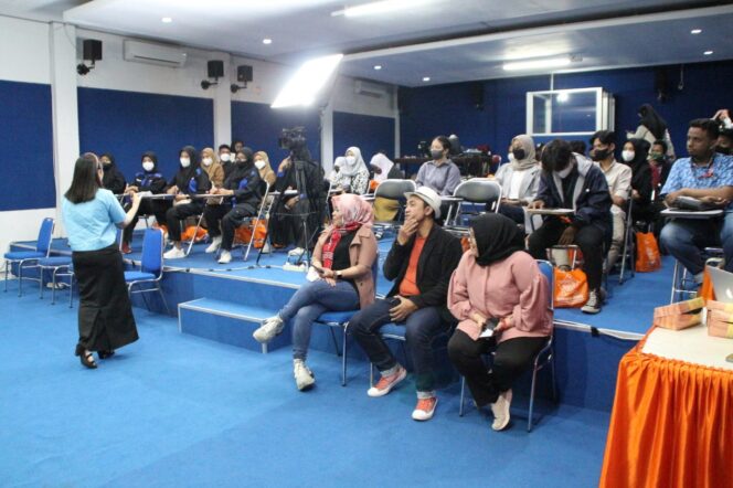 
					Cara Sukses dan Strategi Perang Konten Menjadi Spesialis Media Sosial