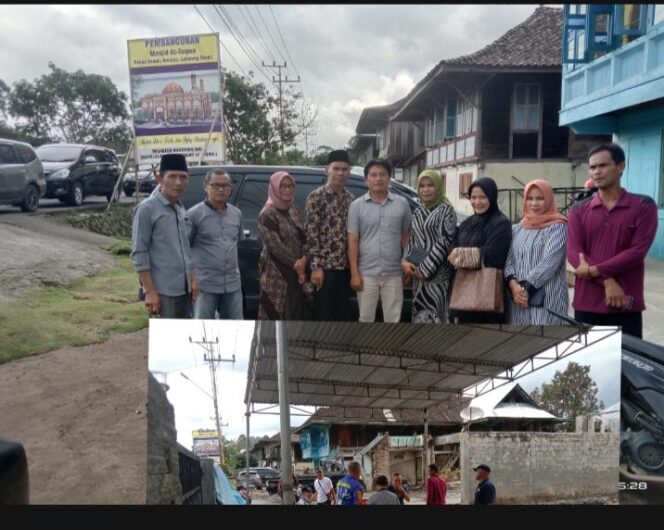 
					Alumni SMPN Belalau Berikan Bantuan Atas Korban Kebakaran