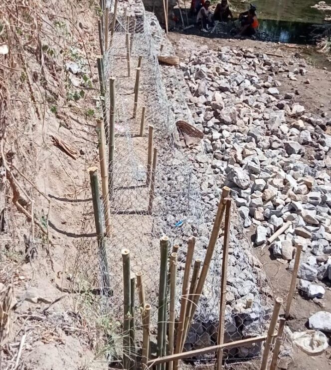 
					Antisipasi Banjir, PemDes Banjarpanjang Bangun Bronjong Guna Beri Rasa Aman Dan Nyaman Dari Yang Terdampak