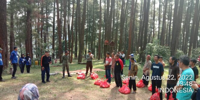 
					Diikuti 70 Prajabatan “Pusdik kehutanan Madiun” Adakan Eksplorasi Alam Dan Bansos