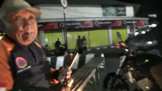 
					Terlalu….Jukir Event Wayang Kelurahan Mangge “Paksa Pengunjung Minimarket Bayar Parkir