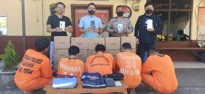 
					Unit Reskrim Polsek Pabean Cantian Ungkap Kasus Tipu Gelap Kerugian Mencapai Rp.1,5 Milyar