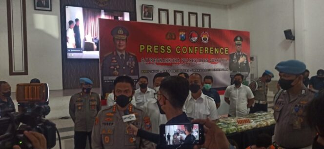 
					Satresnarkoba Polrestabes Surabaya Amankan 90,7 Kilogram Sabu Dan 13,6 Ganja