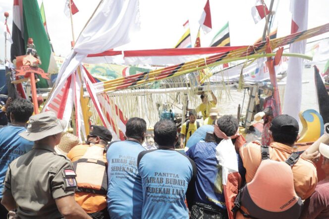 
					Sebanyak 500 Nelayan Tuban Ikuti Tradisi Tahunan Wisata Petik Laut