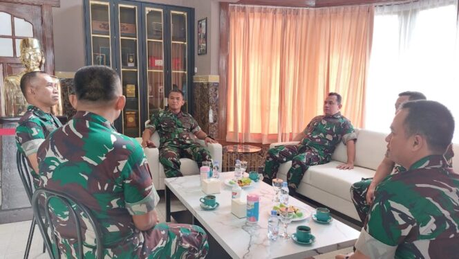 
					Tim Pengawas Logistik Kunjungi Makorem 083/Baladhika Jaya