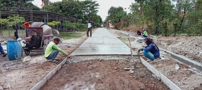 
					“Untuk Kesejahteraan Masyarakat” Desa Blembem Bangun Infrastruktur Dari Dana Hibah