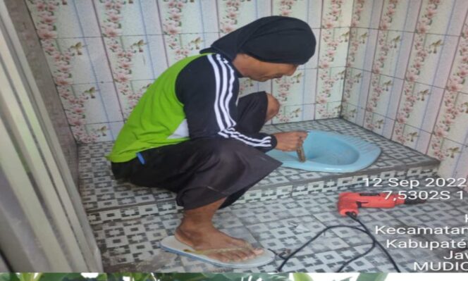 
					Pemerintah Desa Klumutan Realisasikan Program Sanitasi