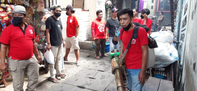 
					Wahyu Santoso BACALEG PSI Dapil 1 Kota Surabaya, Melaksanakan Fogging Diwilayah Tambak Asri