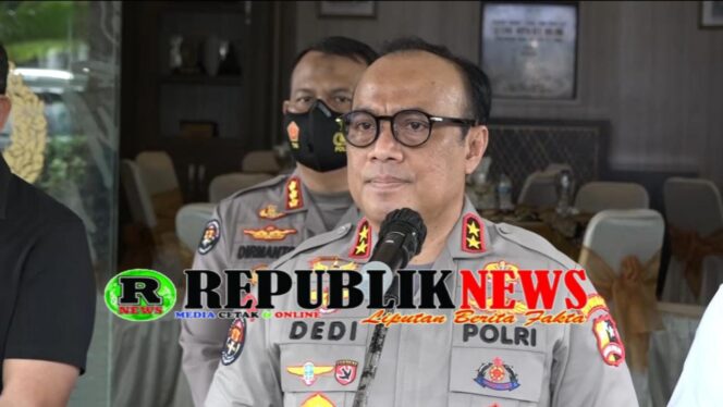 
					Bareskrim Periksa 18 anggota polri Periksa direktur PT LIB,Ketua PSSI Jatim
