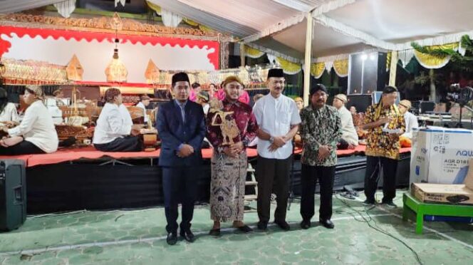 
					“Lestarikan Seni Budaya Bangsa” PEPADI Magetan Gelar Wayang Kulit Di Desa Bungkuk, Parang