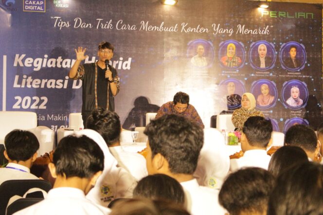 
					Pancasila Dan Bhineka Tunggal Ika: Landasan Utama Cakap Digita