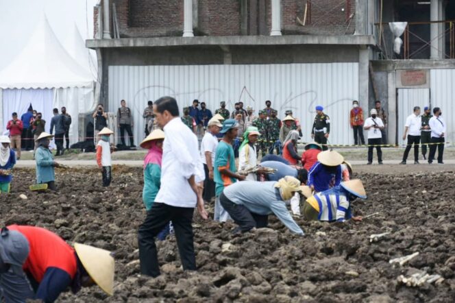 
					Kunjungan Presiden Berjalan Lancar, Danrem 082/CPYJ Apresiasi Satgas Pengamanan