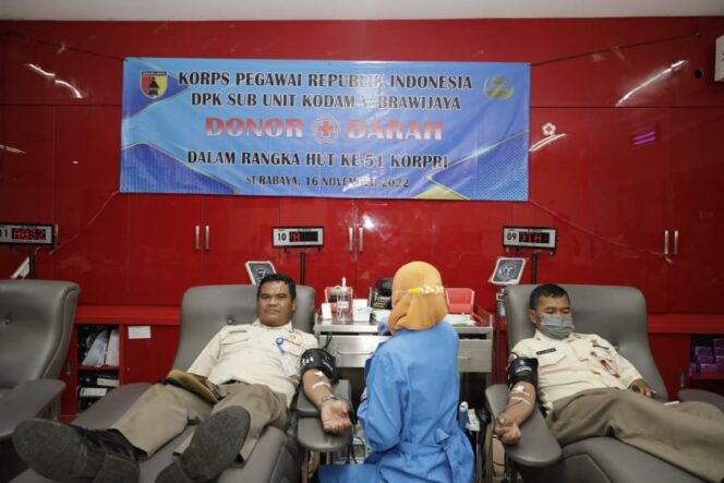 
					HUT KORPRI ke-51, Sub Unit DPK Kodam V/Brawijaya Salurkan Ratusan Kantung Darah