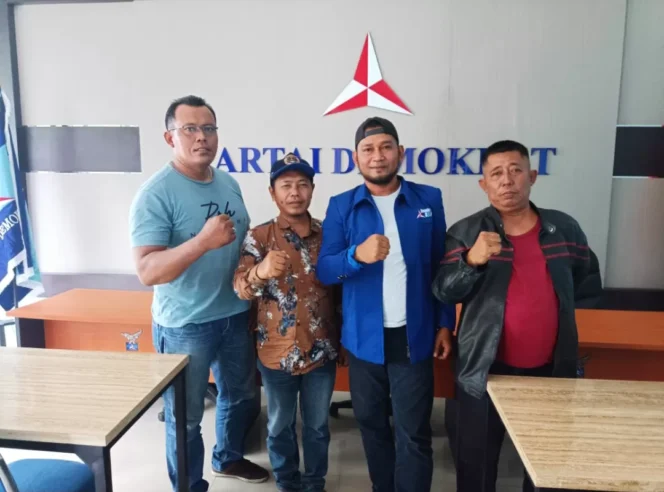 
					Bacaleg,Mas Muhamad Hadi  Setiyawan Resmi Serahkan Berkas