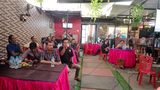 
					Wartawan Media Online Rapatkan Barisan Dalam Pembentukan DPD IWO Situbondo