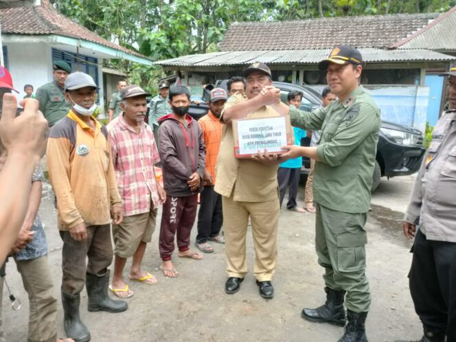 
					Perhutani Salurkan Bantuan Sembako Warga Terdampak Erupsi Semeru