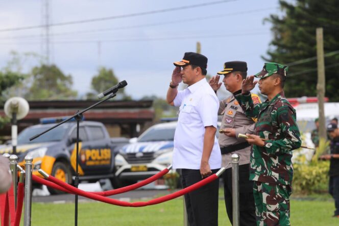 
					Pj. Bupati Lampung Barat Pimpin Apel Gelar Pasukan Operasi Lilin