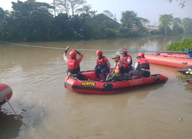 
					Sungai Brantas Memakan Korban, Perahu Warga Karangpilang Tumbang